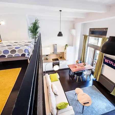 Duplex With 3 Bedrooms شقة