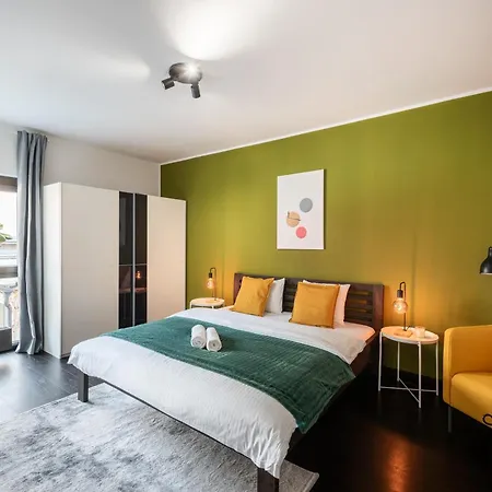 Duplex With 3 Bedrooms شقة براغ