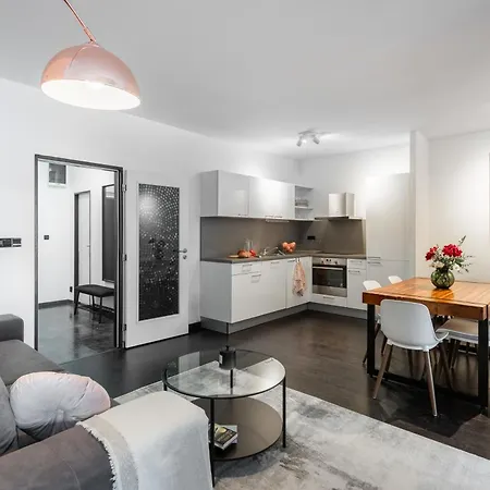 Duplex With 3 Bedrooms شقة