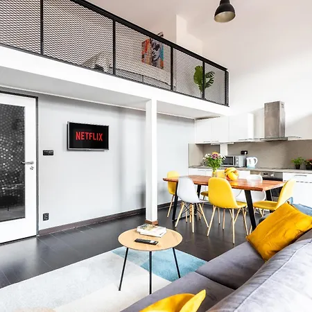 شقة Duplex With 3 Bedrooms براغ
