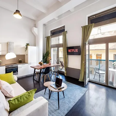 Duplex With 3 Bedrooms Πράγα